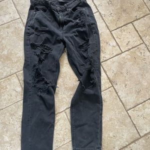 American eagle AE distressed black mom jeans size 4